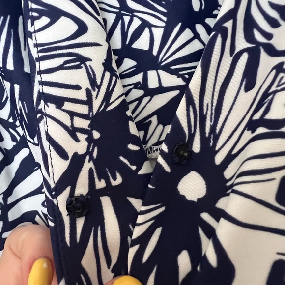 Jude Connally Navy and White Floral Romper - Picture 4 of 4